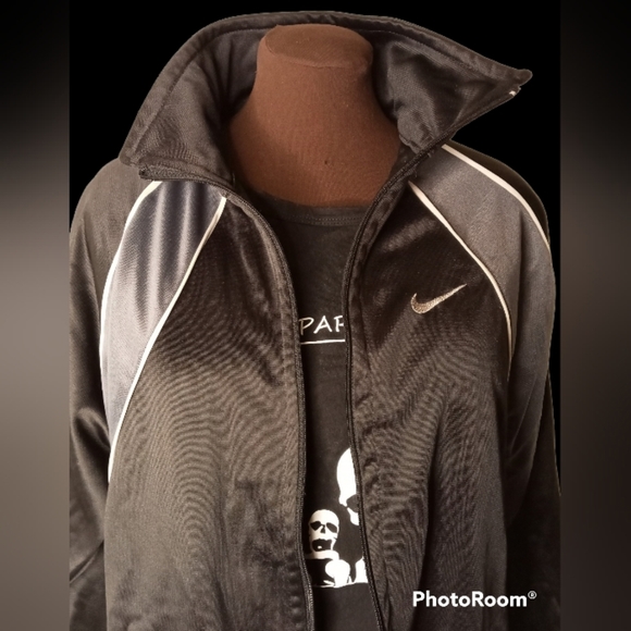Nike vintage zip up jacket with  guitar strings  on side with logo  black satin. - Picture 10 of 11